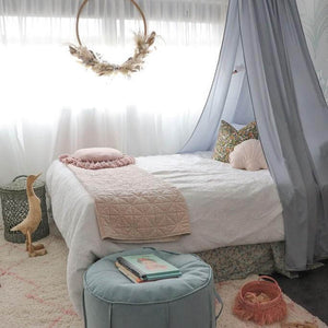 teen girl bedroom with canopy